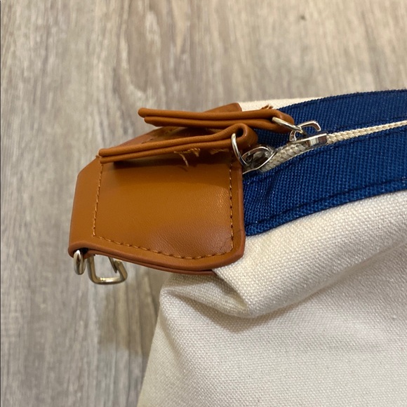 Canvas Bag - Blue and Tan - Picture 4 of 10
